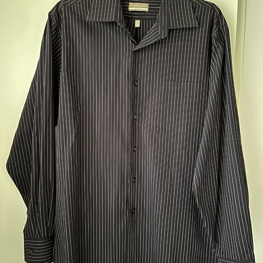 Mens long sleeve Vanheusen button down Fitted shirt Wrinkle Free L